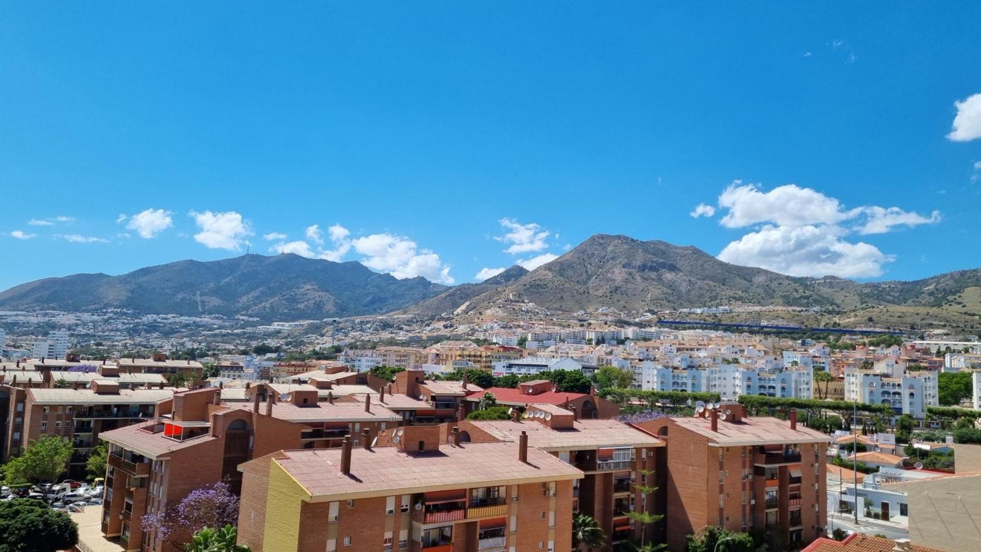 Blue Oasis Sea And Mountain Panorama Apartment Benalmadena Luaran gambar